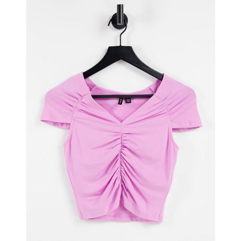 Vero Moda – T-Shirt aus einem Bio-Baumwollmix in Rosa mit gerüschtem V-Ausschnitt